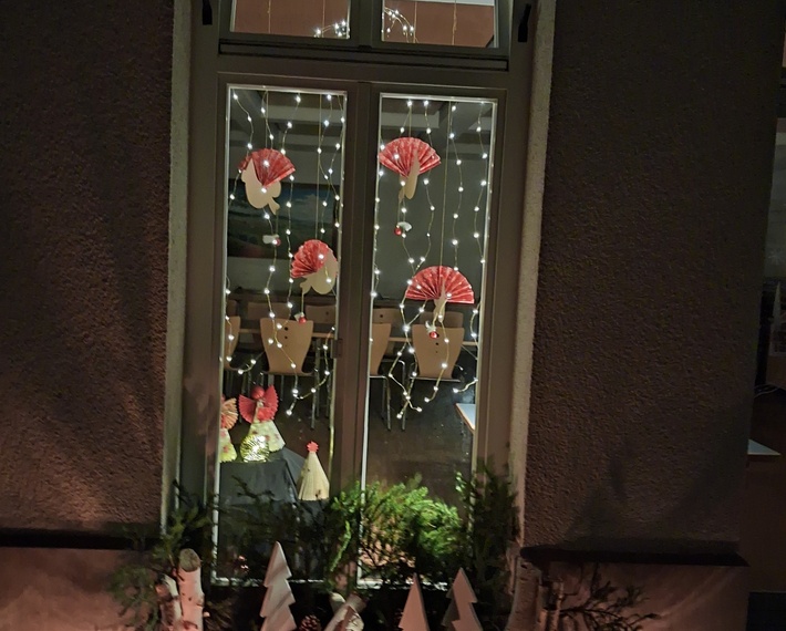 Adventsfenster Bücherei