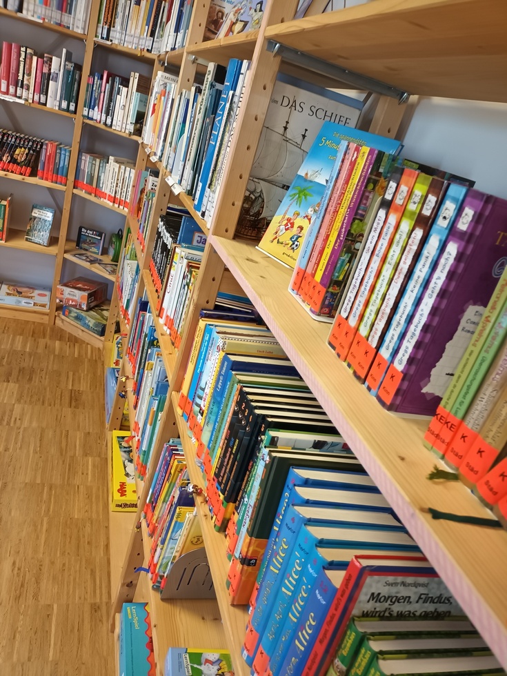 Büchereiregal Regal Bücherei